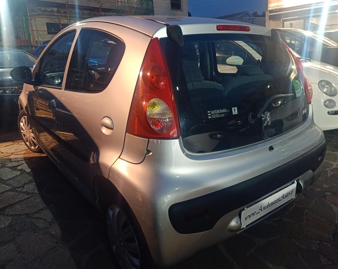 Peugeot 107 1.0 68CV 5p. Sweet Years CAMBIO AUTOMATICO