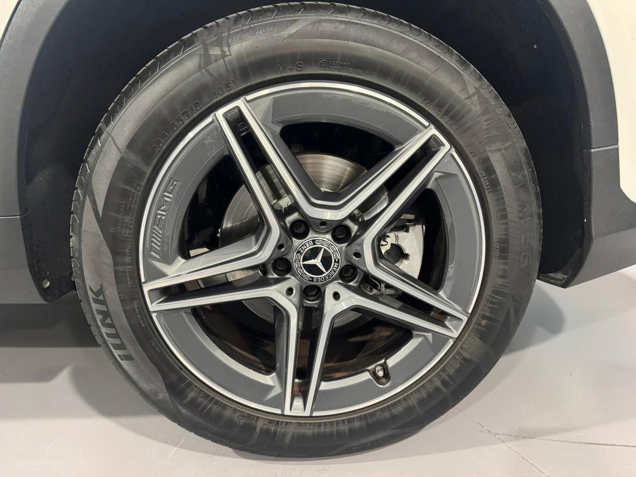 Mercedes-Benz GLC 200 d 4Matic Premium AMG Line/19"/PNEUM/FULL LED