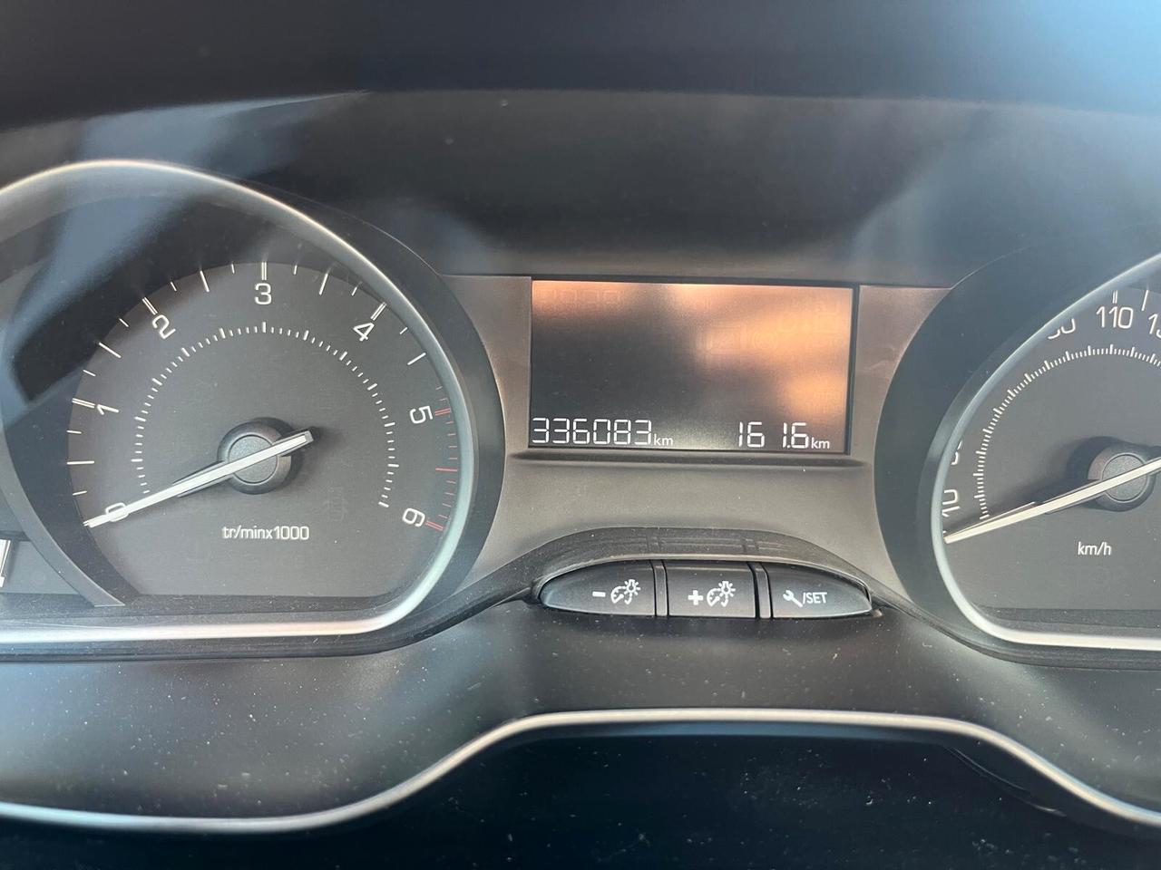 Peugeot 208 BlueHDi 75 5 porte Active