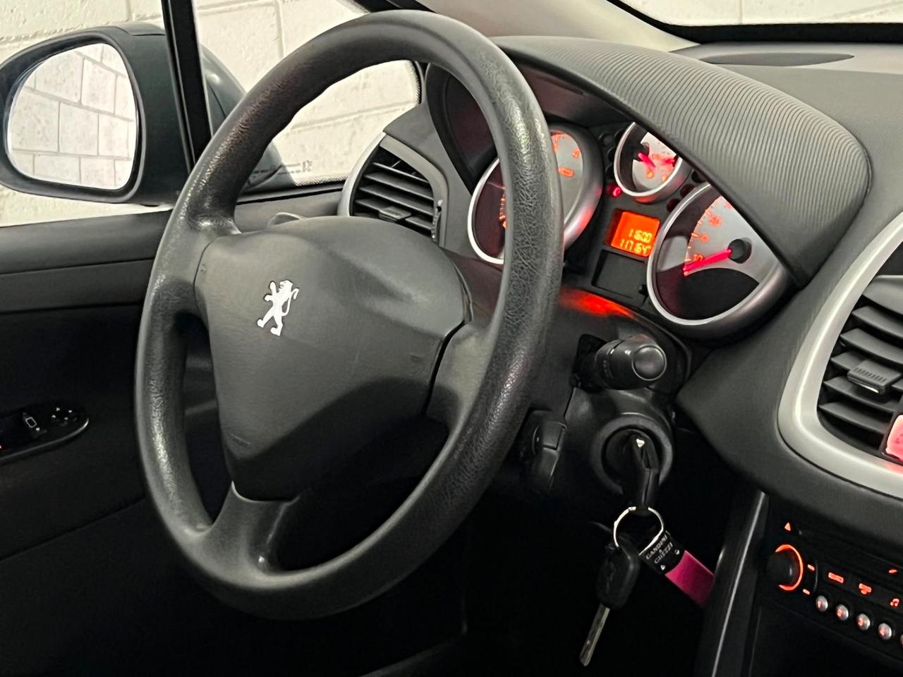 Peugeot 207 1.4 8V 75CV 3p. X Line