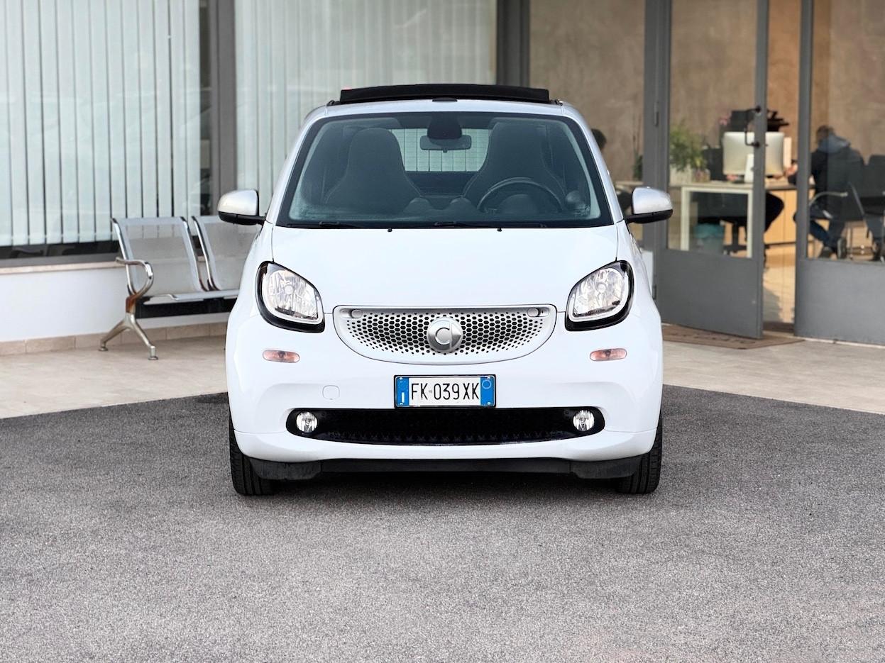 Smart ForTwo 1.0 Cabrio 70CV E6 Automatica Neo - 2017