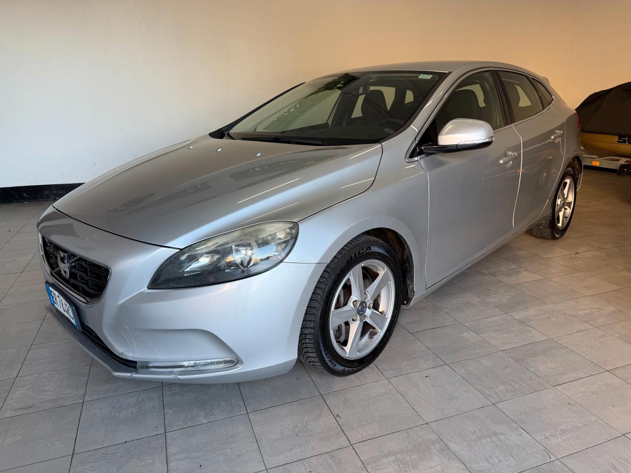 Volvo V40 D2 1.6 Momentum CAMBIO AUTOMATICO