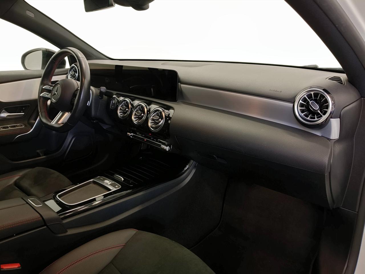 Mercedes-Benz Classe A - W177 2023 - A 180 d AMG Line Advanced Plus auto