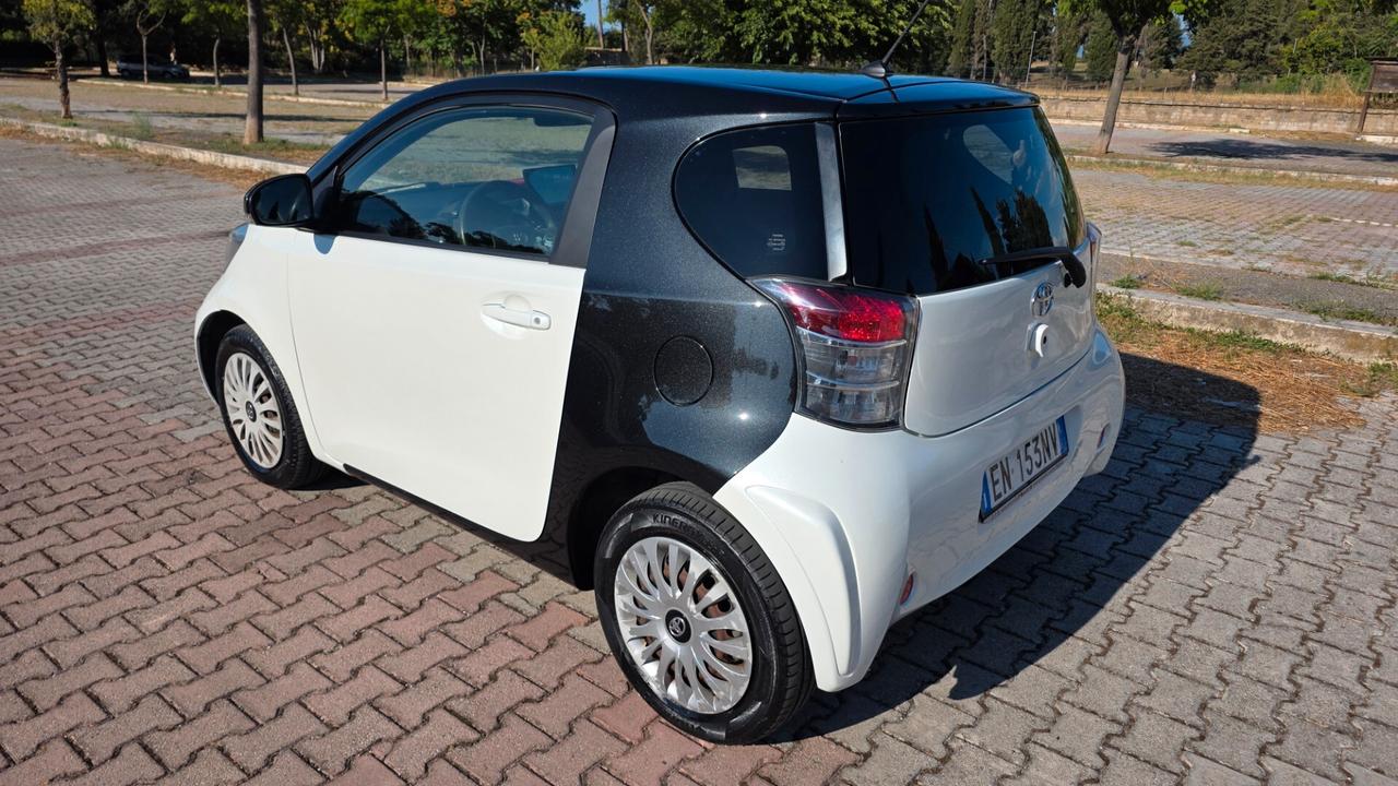 Toyota iQ 1.0 CVT Trend