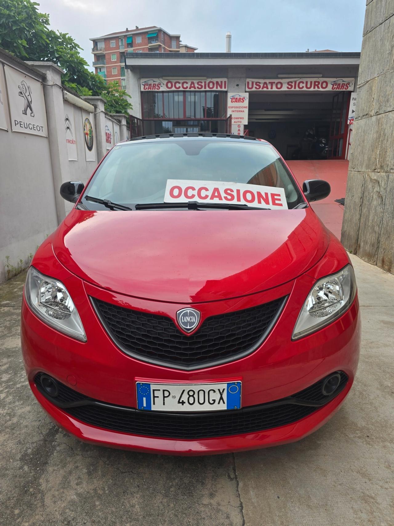 Lancia Ypsilon 1.2 69 CV 5 porte TETTO PANORAMICO APRIBILE