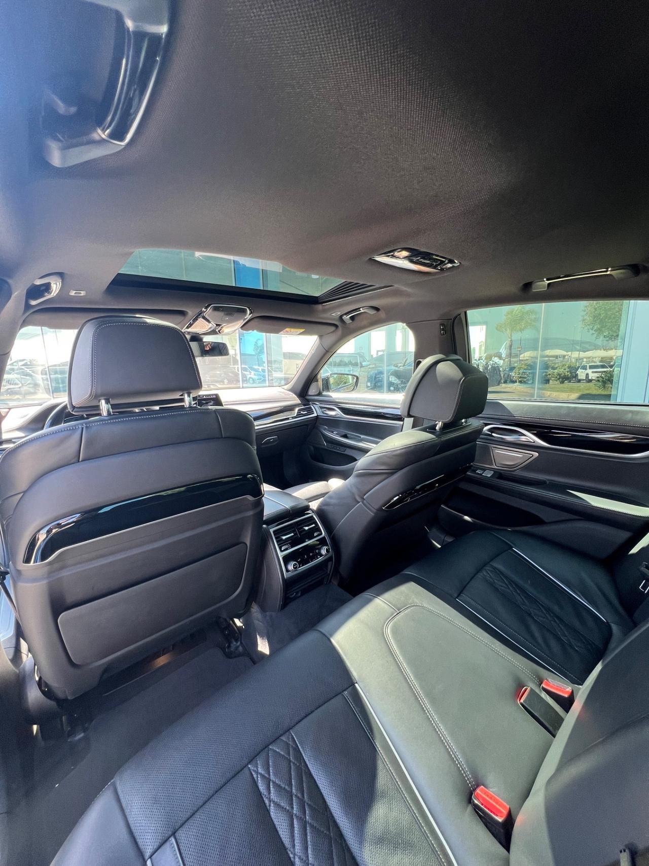 BMW 745 e Msport auto possibilità noleggio no scoring