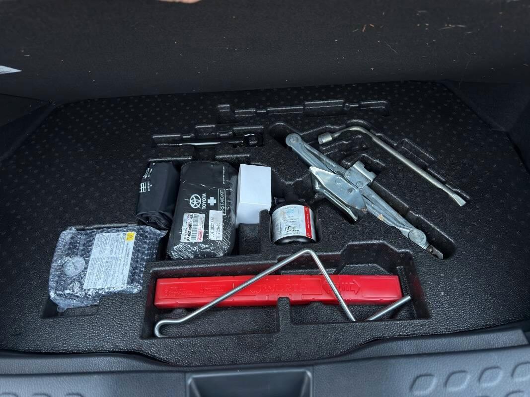 Toyota C-HR 1.8h Active e-cvt Con TELECAMERA & NAVIGATORE