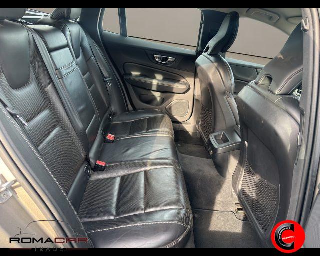 VOLVO V60 Cross Country D4 AWD Geartronic Business Plus