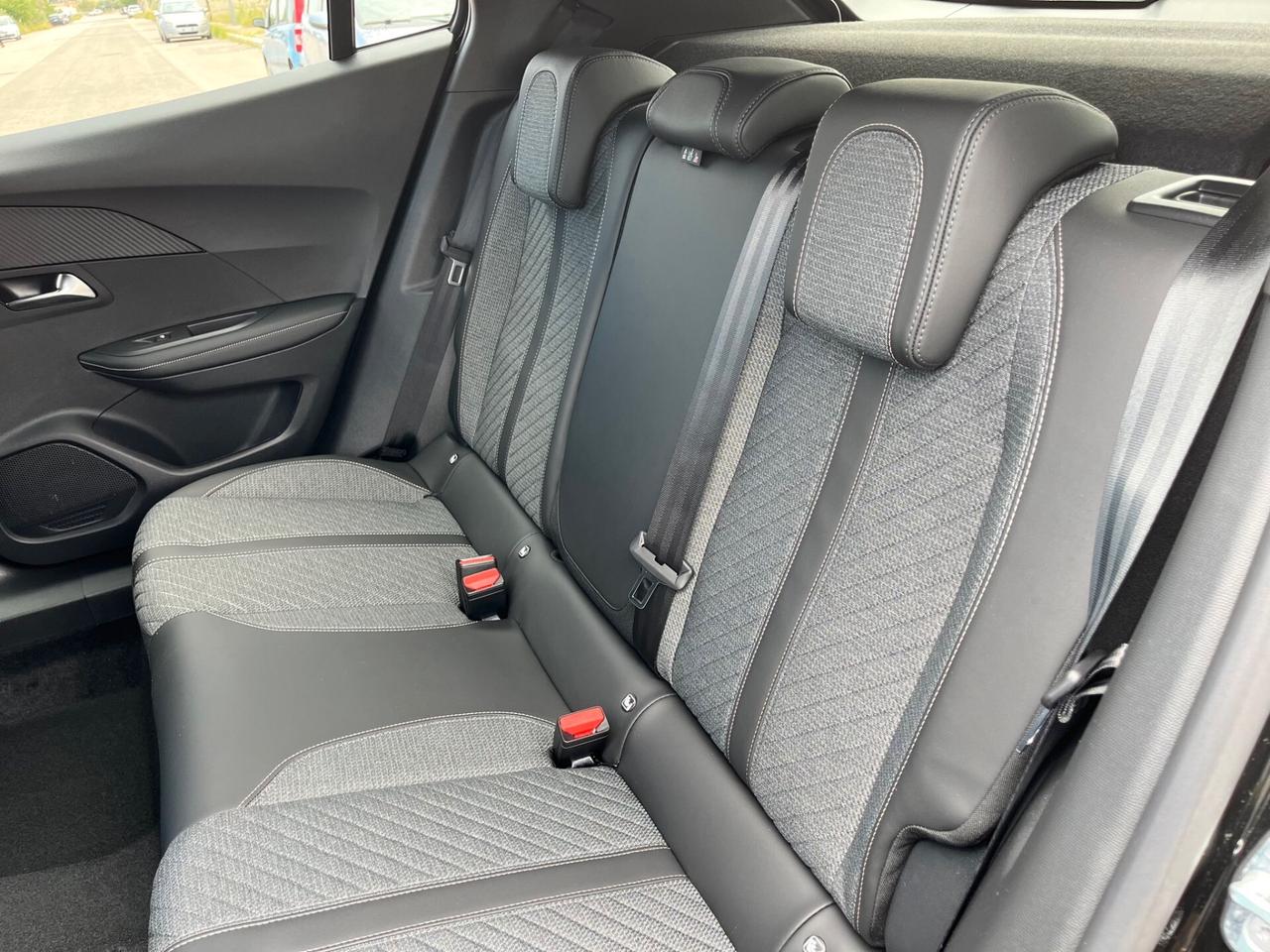 Peugeot 2008 PureTech 100 S&S Allure Km0