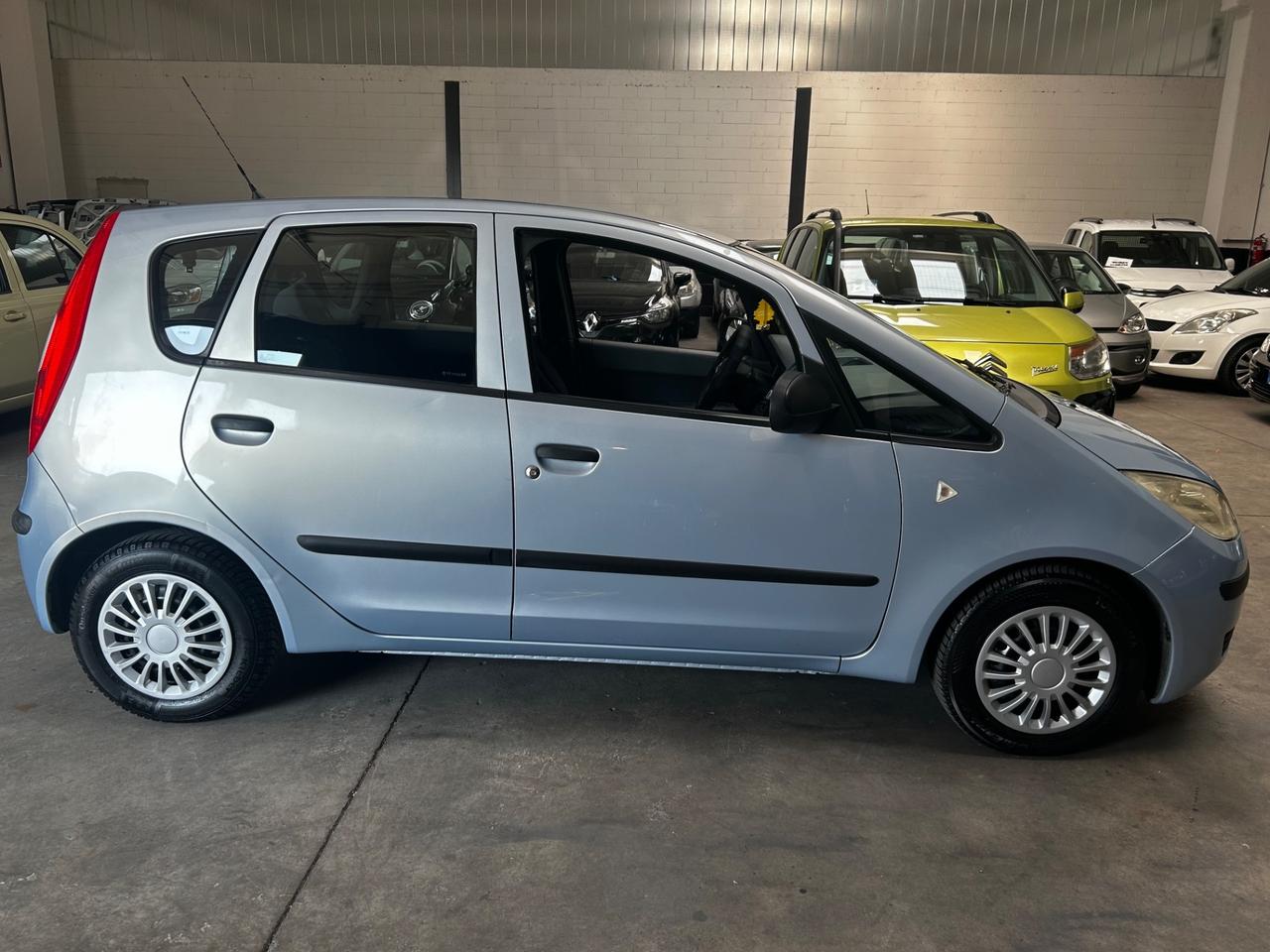Mitsubishi Colt 1100cc benzina neopatentati