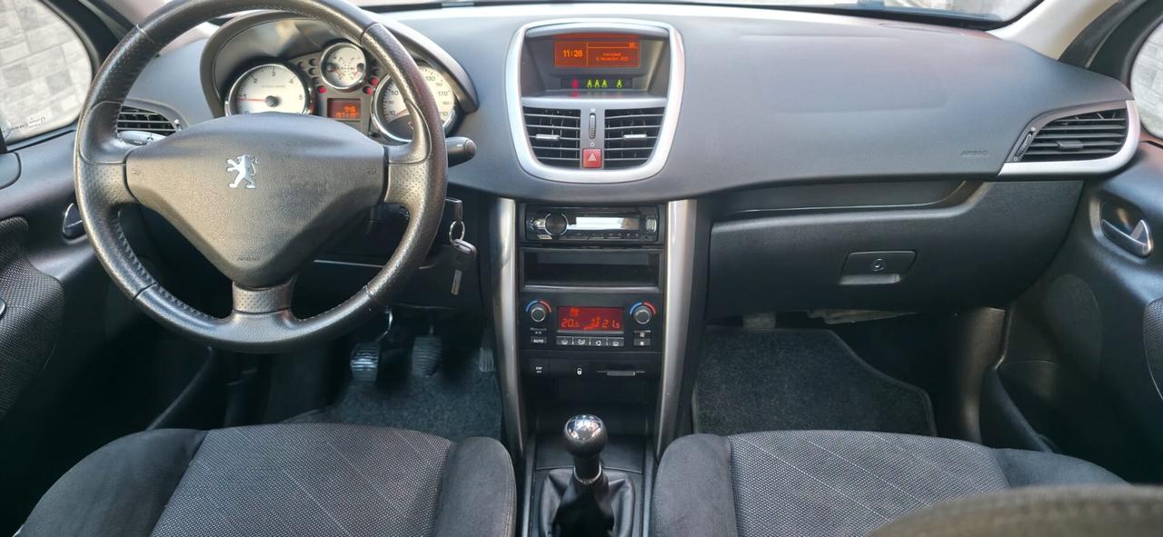 Peugeot 207 1.6 HDi 110CV 5p. Féline neopatentati