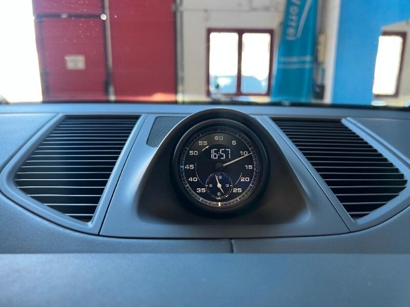 PORSCHE Macan 2.0 T