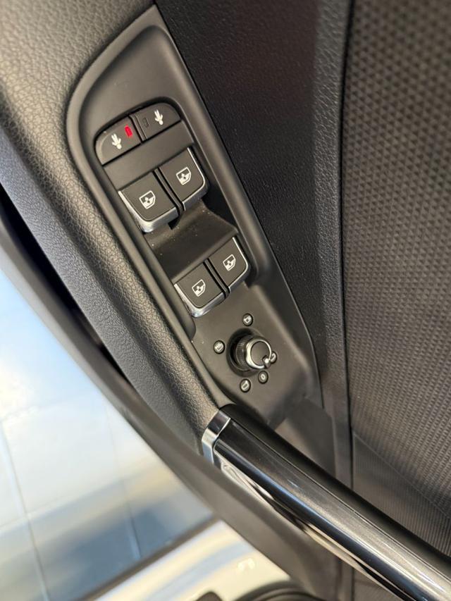 AUDI Q2 35 TDI S tronic S line Edition