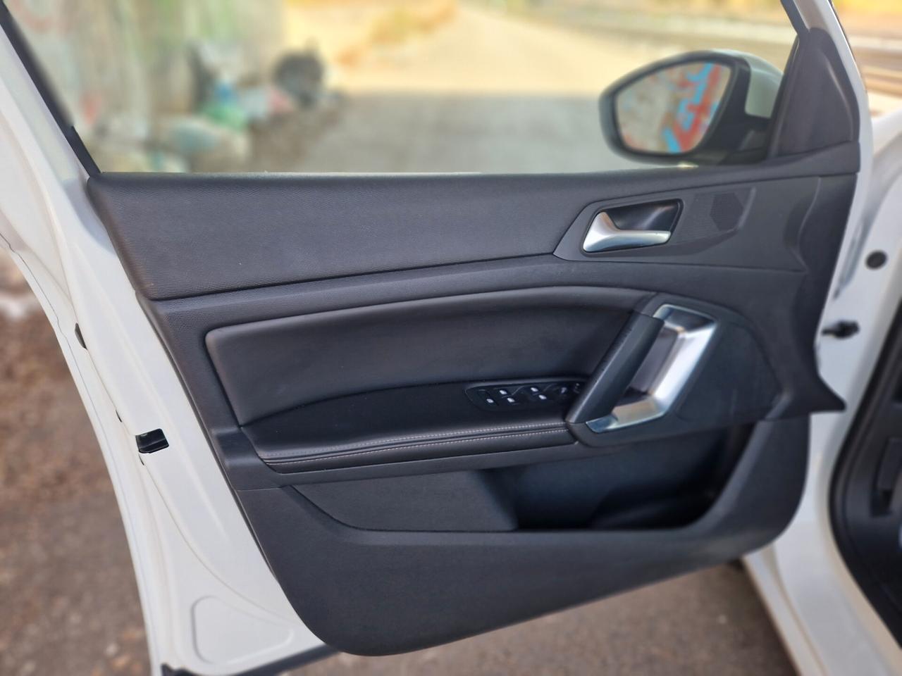 Peugeot 308 BlueHDi 120 S&S SW Allure