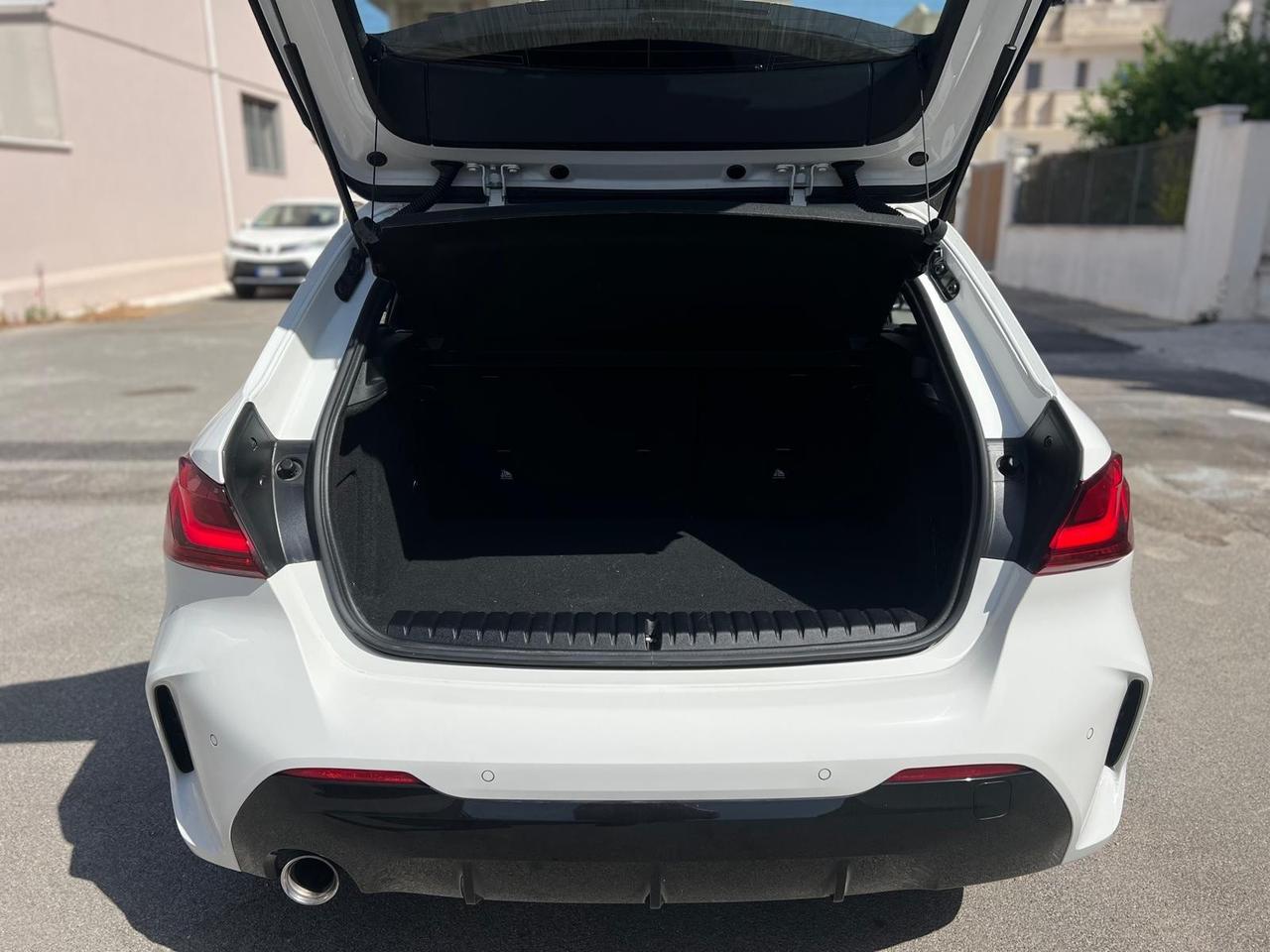 Bmw 116 116d 5p. Colorvision Edition M-SPORT