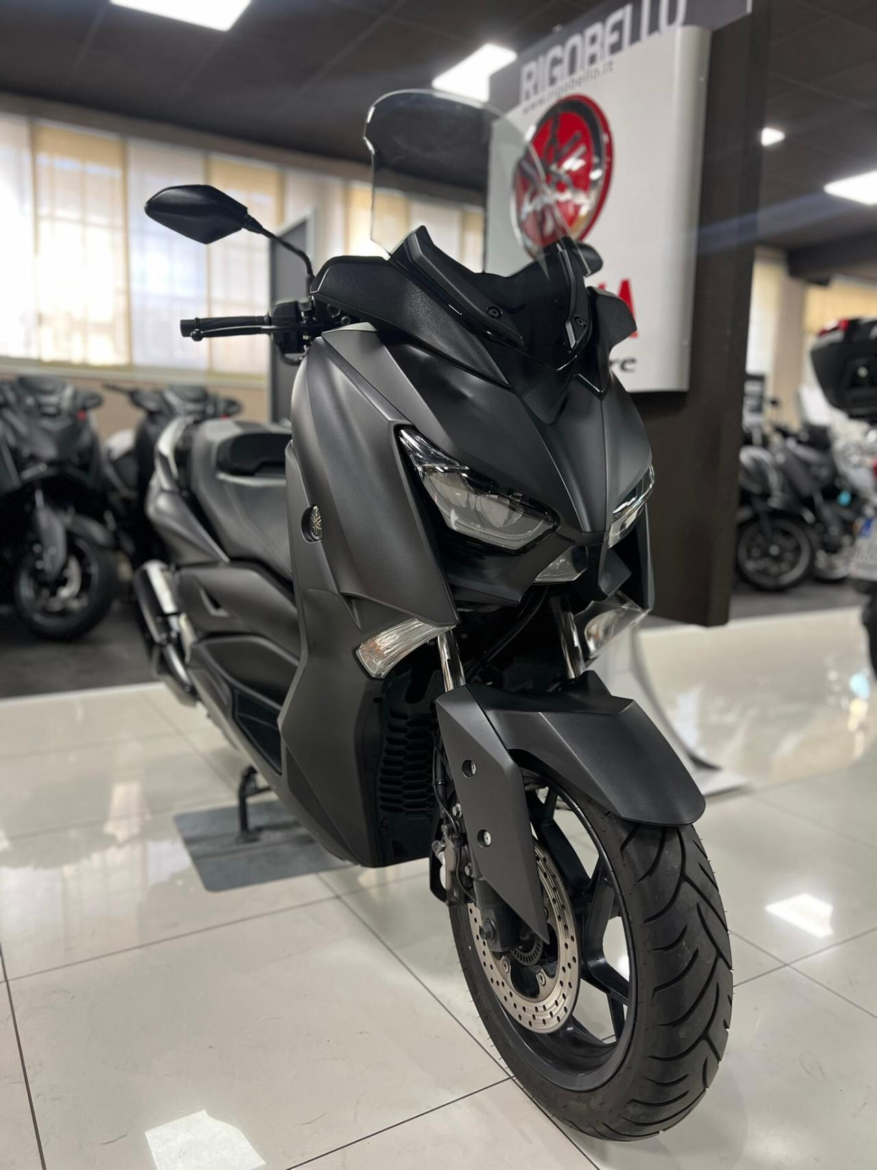 Yamaha X-Max 300