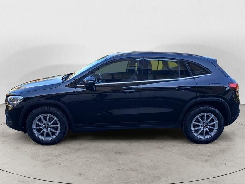 Mercedes-Benz GLA 200d AUTO/RETROCAM.