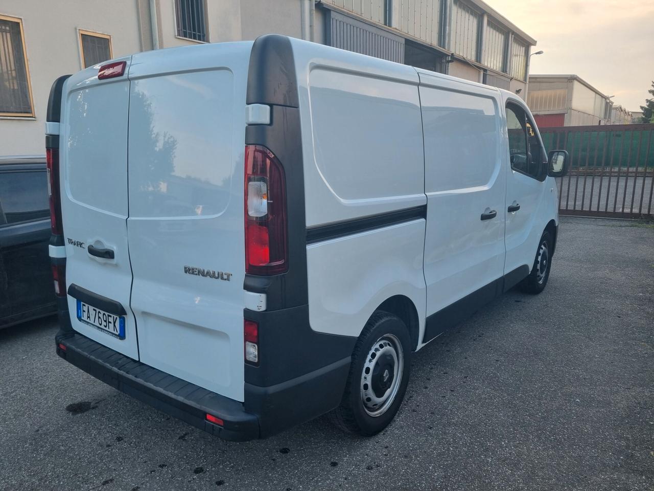 Renault Trafic T27 1.6 dCi 115CV PC-TN Furgon