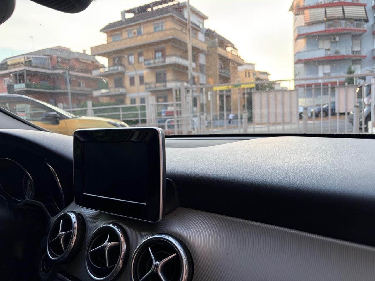 Mercedes-benz GLA 200d Sport - OTTIME CONDIZIONI !!
