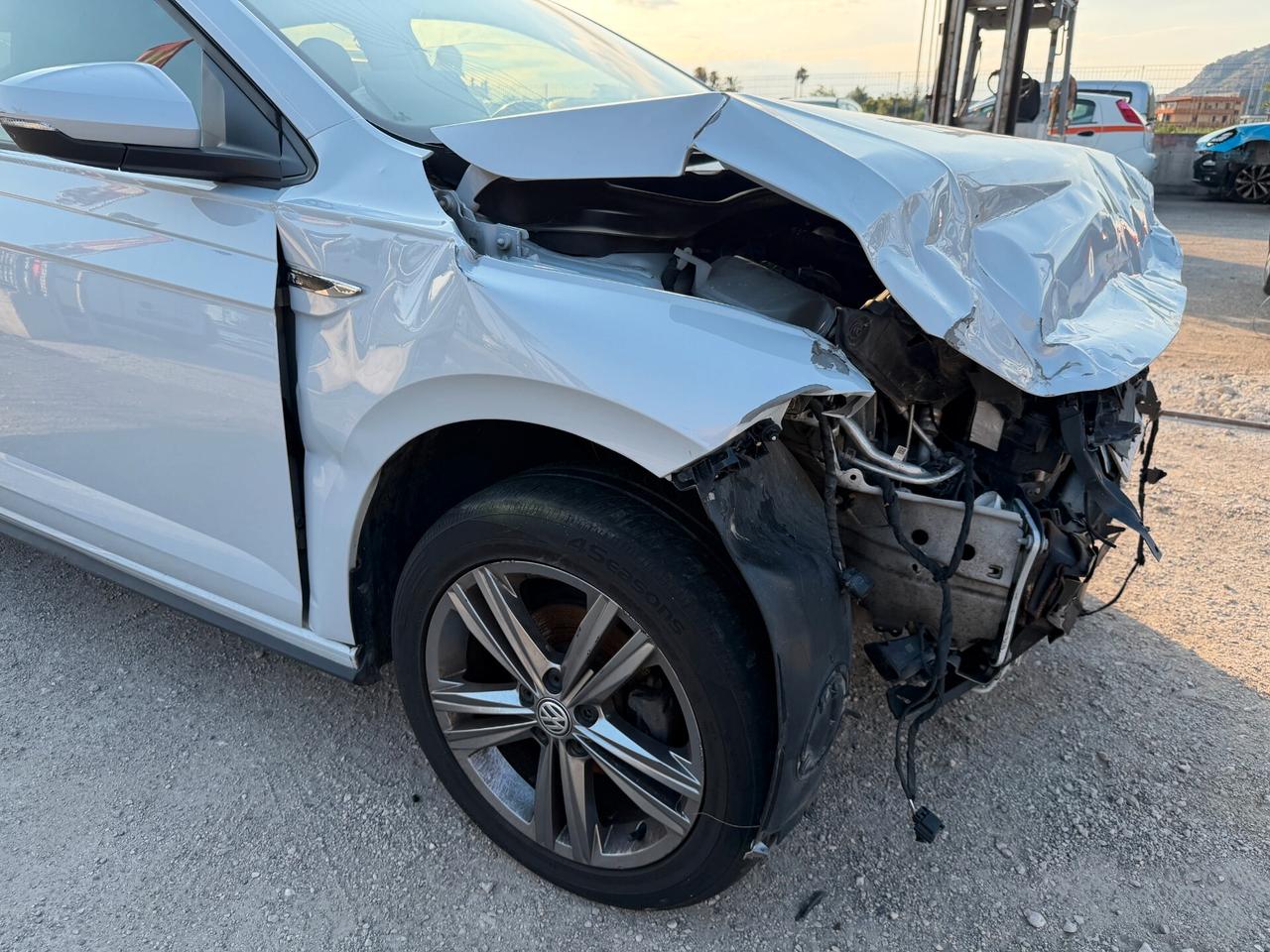 VOLKSWAGEN POLO R-LINE 2020 1.0 TGI 90 CV *SINISTRATA