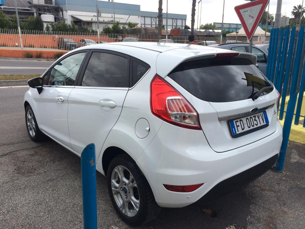 2016 Ford Fiesta 1.4 5p. Bz.- GPL Titanium tagliandata piu bombola gpl revisionata da noi !