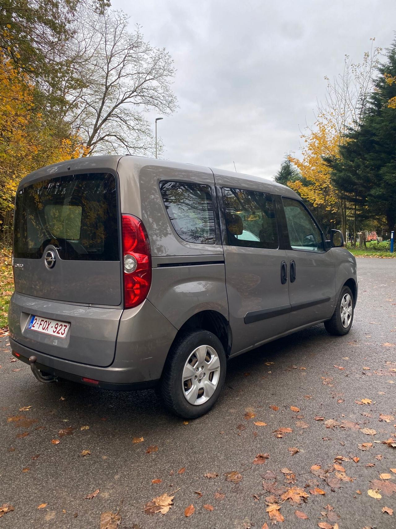 Opel Combo OPEL COMBO 1.6 CDTI CV. 105 5 POSTI