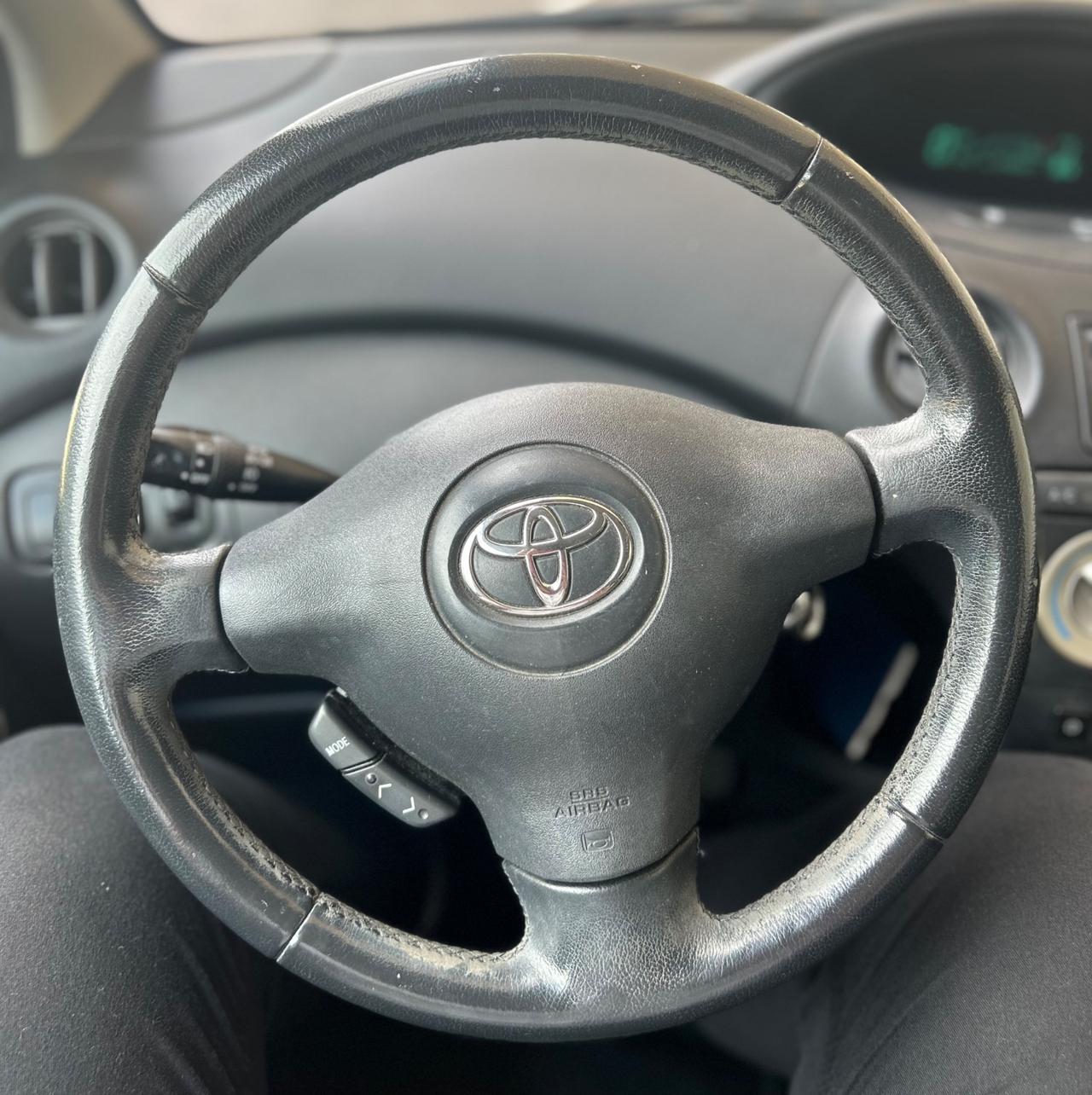 Toyota Yaris 1.3i 16V cat Sol Neopatentati