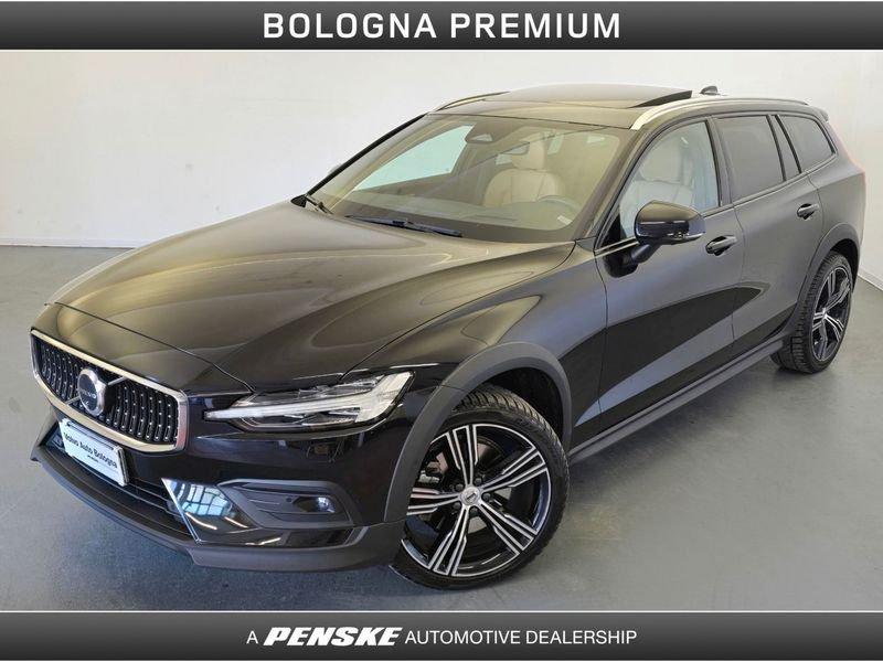Volvo V60 Cross Country B5 AWD automatico Plus