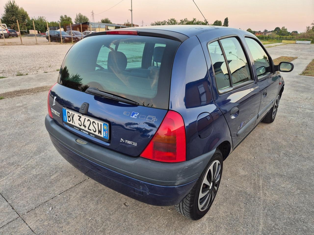 Renault Clio 1.4 cat 5 porte MTV neopatentati