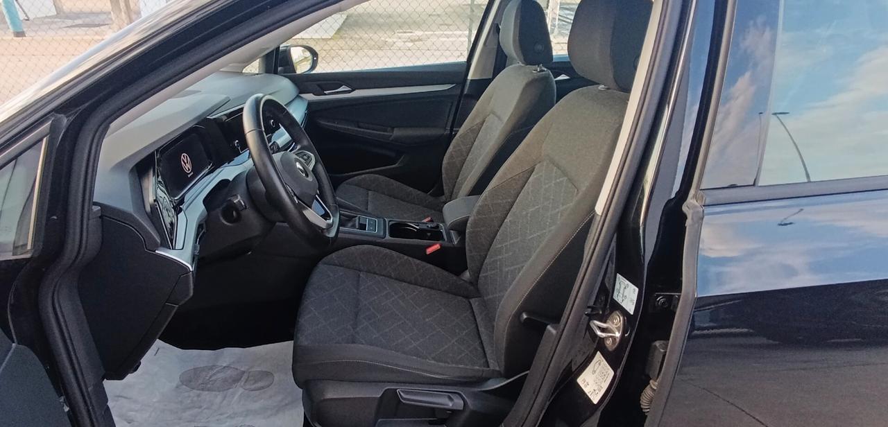 Volkswagen Golf 8 2.0 TDI 115 CV SCR Life - Service Volkswagen - Euro 6d