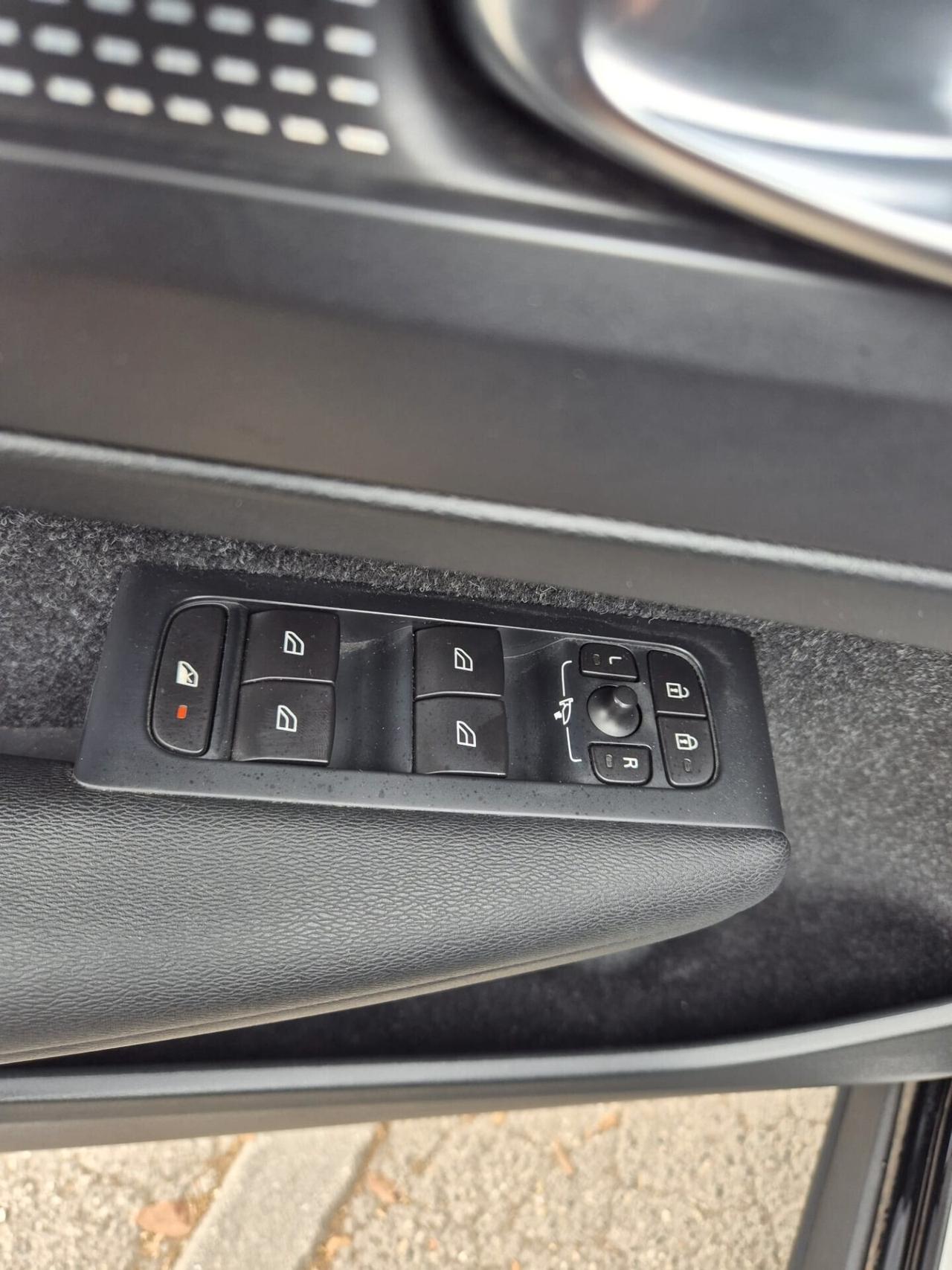 Volvo XC40 D4 AWD Geartronic R-design