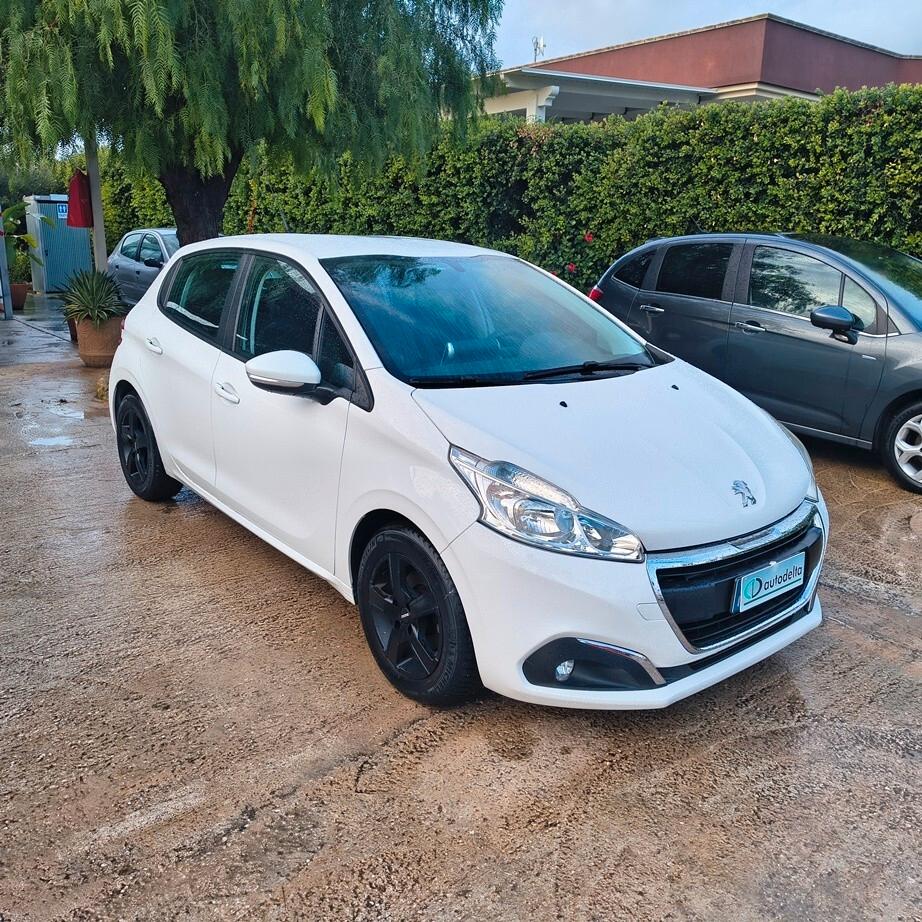 Peugeot 208 1.4 HDi 68 CV 5 porte Active