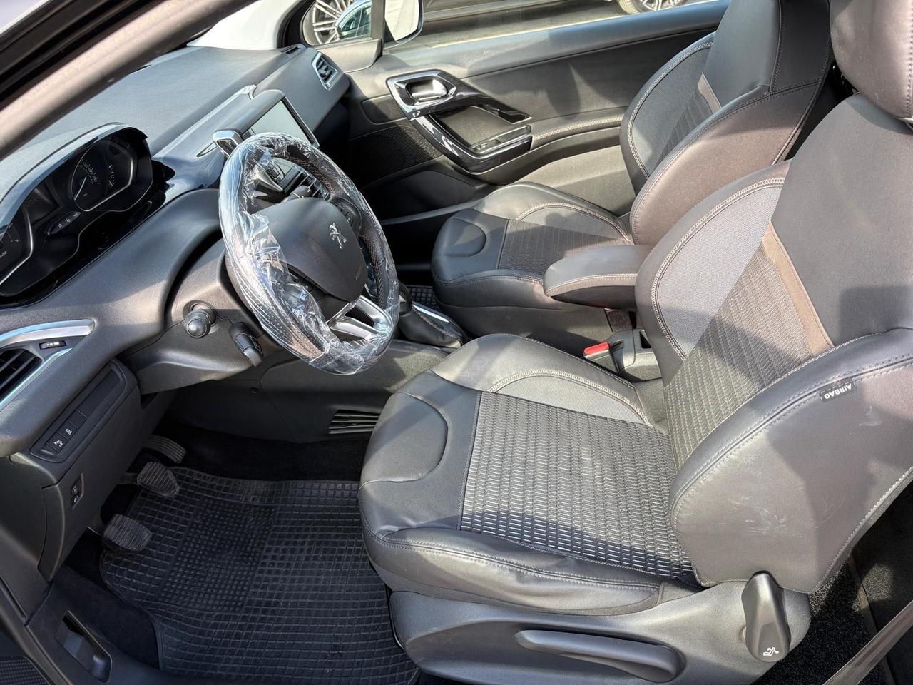 Peugeot 208 VTI ok per NEOPATENTATI