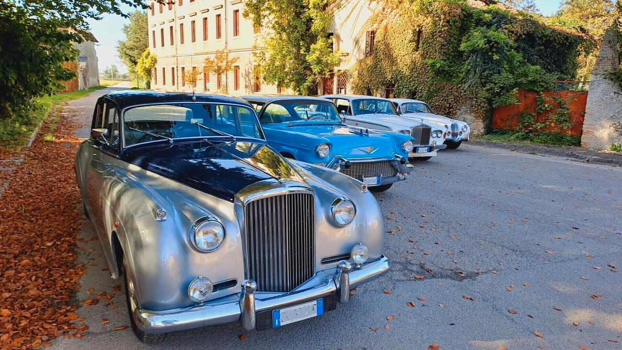 Bentley S2 RHD