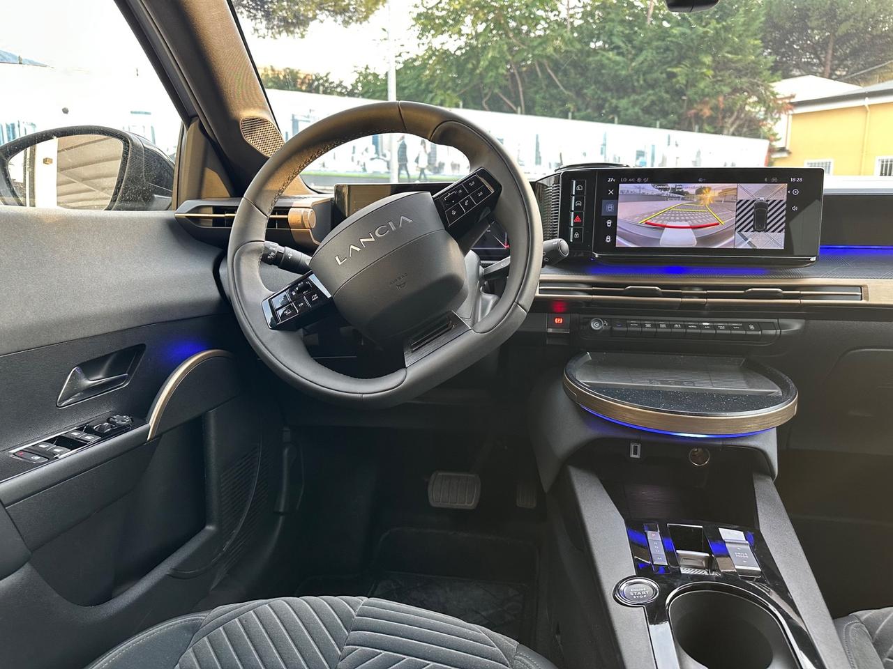 Lancia Ypsilon Hybrid e-DCT LX