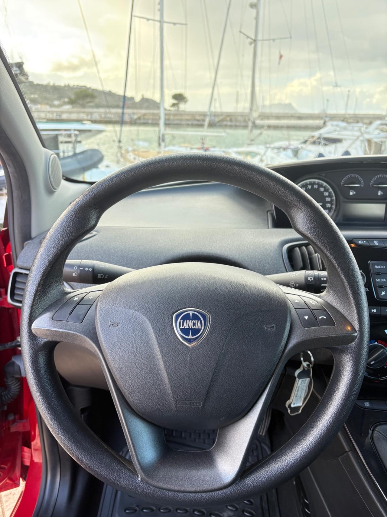 Lancia Ypsilon 1.0 FireFly 5 porte Hybrid