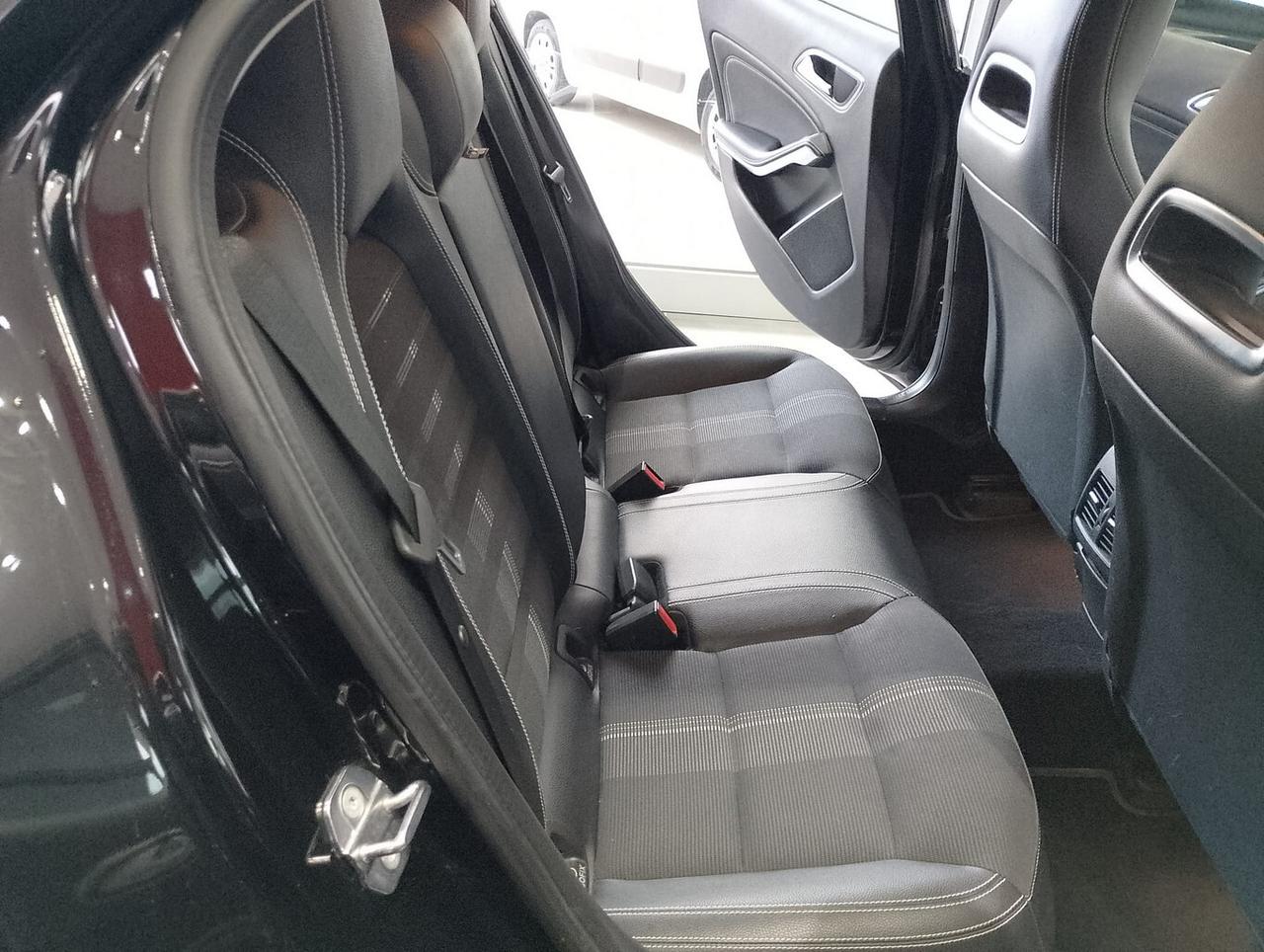 Mercedes-benz GLA 200 d Automatic Premium