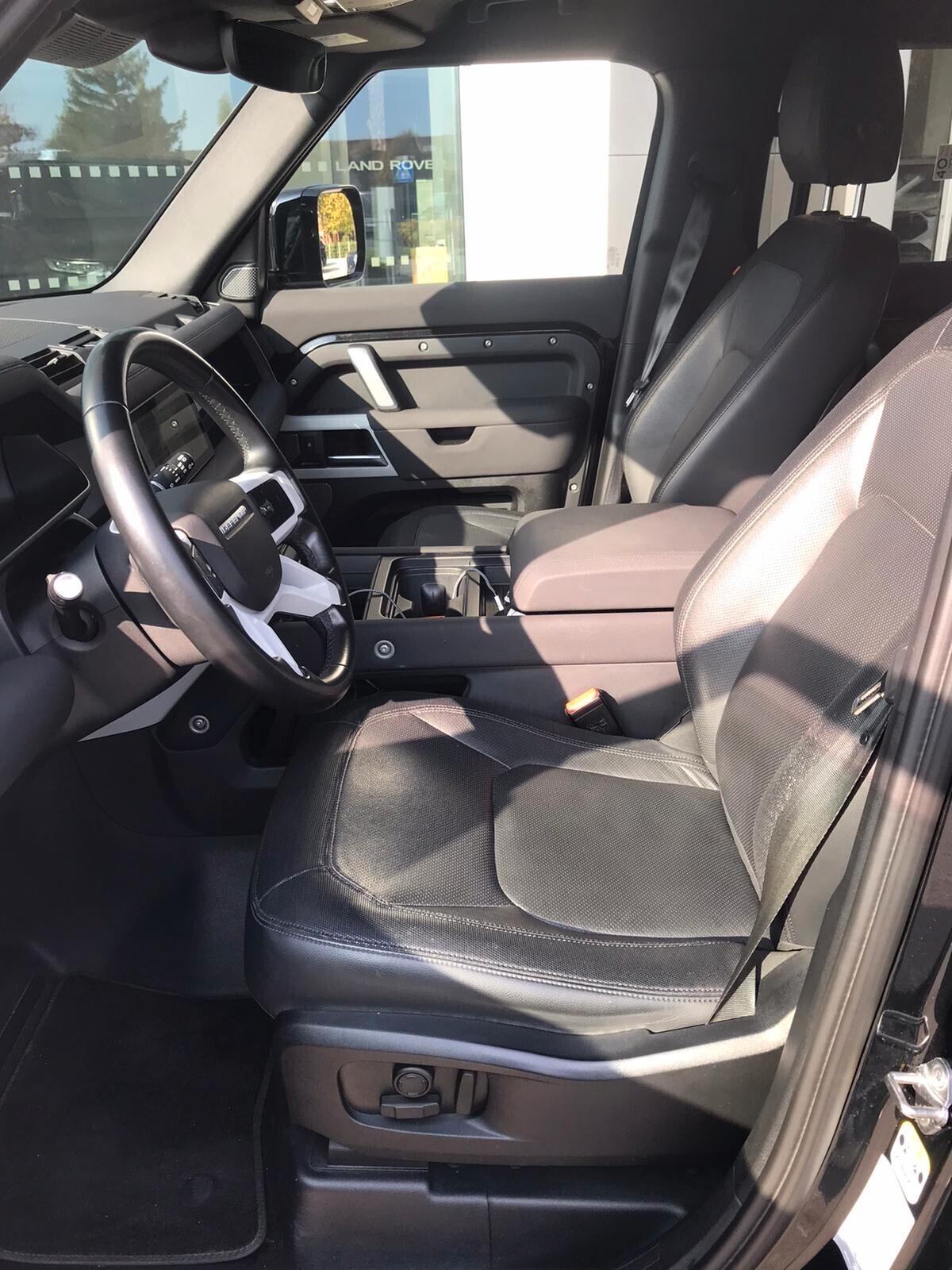 Land Rover Defender 110 3.0D I6 200 CV AWD Auto X-Dynamic SE