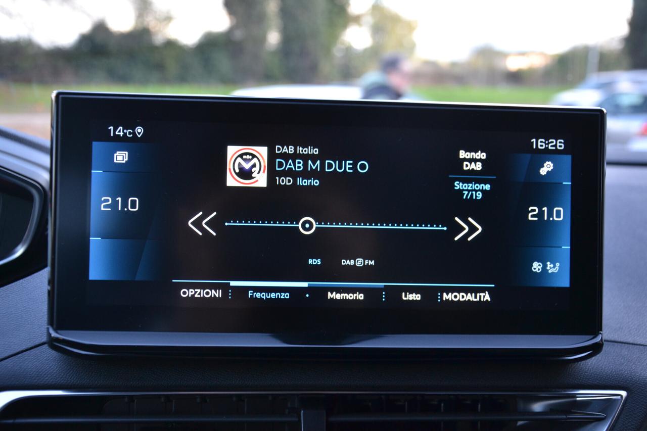 Peugeot 5008 2.0 HDi 180CV 7POSTI AUT.+NAV+LED+RCAM+PELLE+PDC