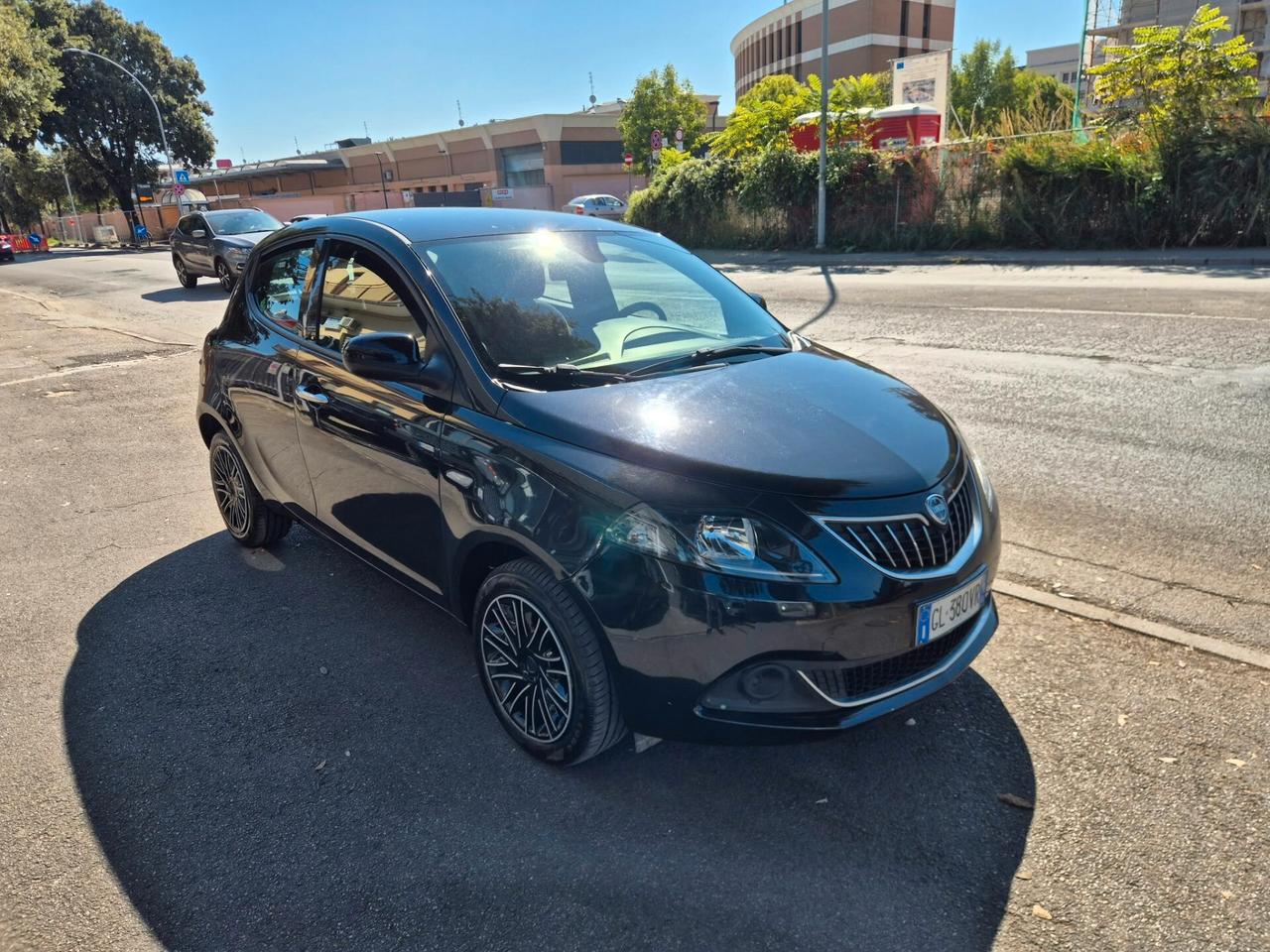 Lancia Ypsilon 1.0 FireFly 5 porte S&S Hybrid Ecochic Silver