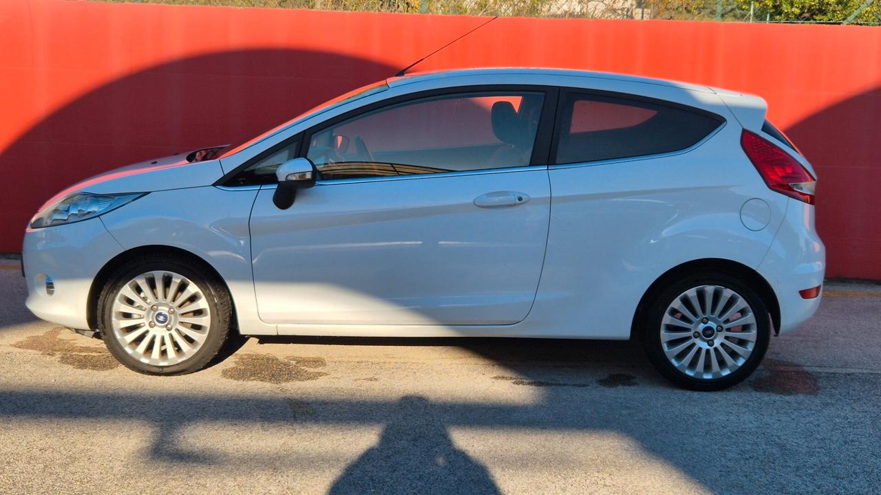 Ford Fiesta 1.2 82CV Titanium soli 39.000 km !!!