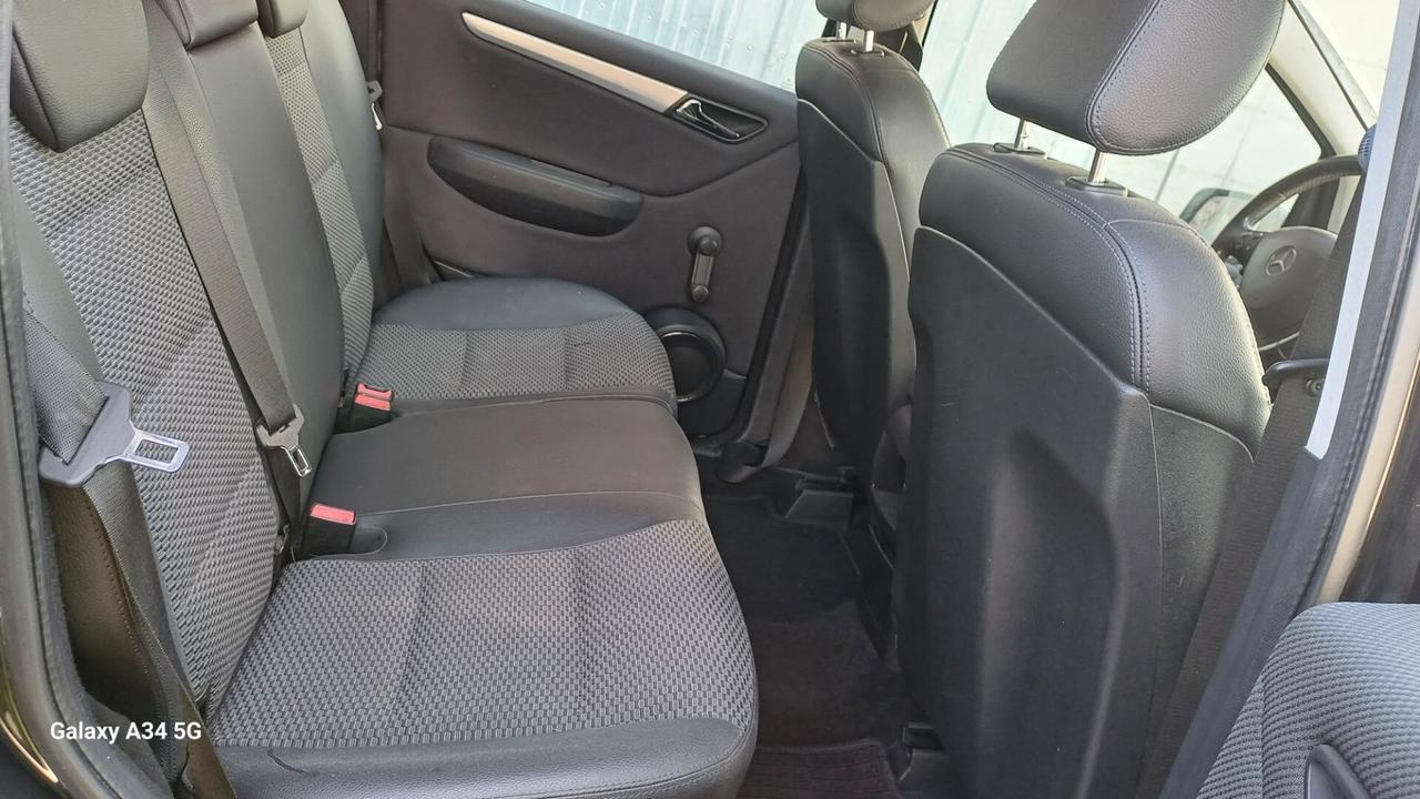 Mercedes-benz A 160 CDI BlueEFFICIENCY Avantgarde