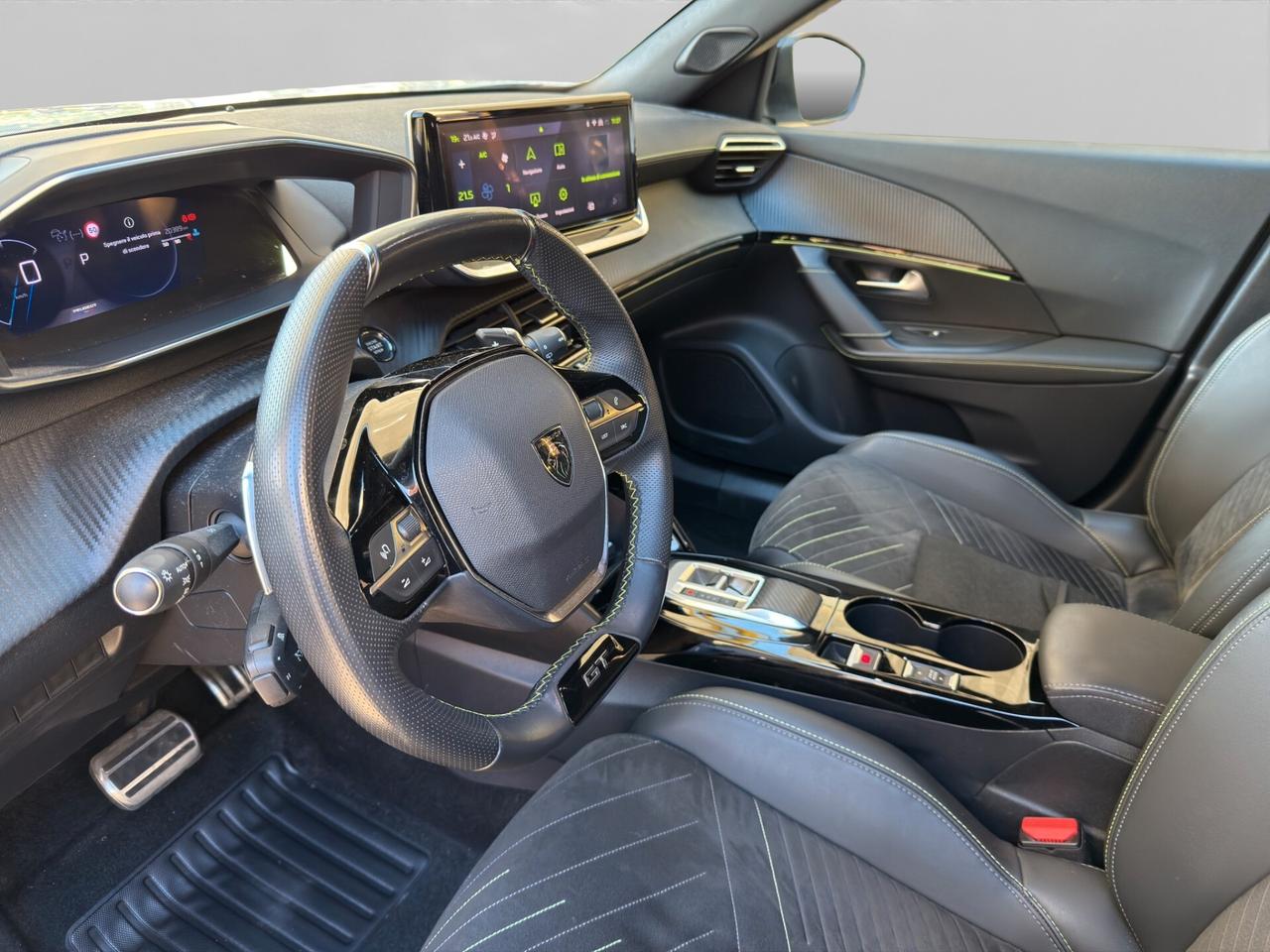 Peugeot 2008 PureTech 130 S&S EAT8 GT