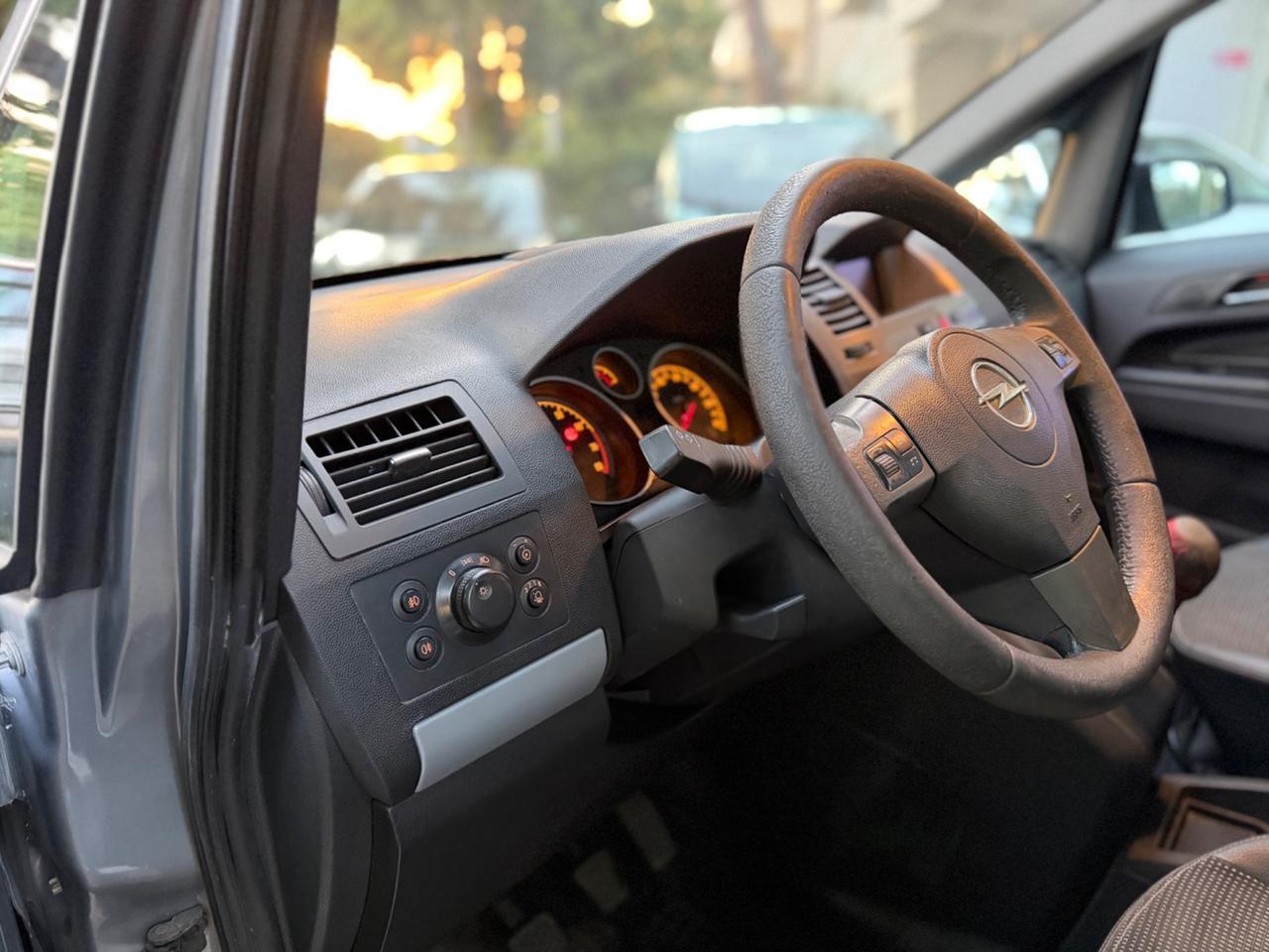 Opel Zafira 1.6 16V ecoM 94CV Cosmo
