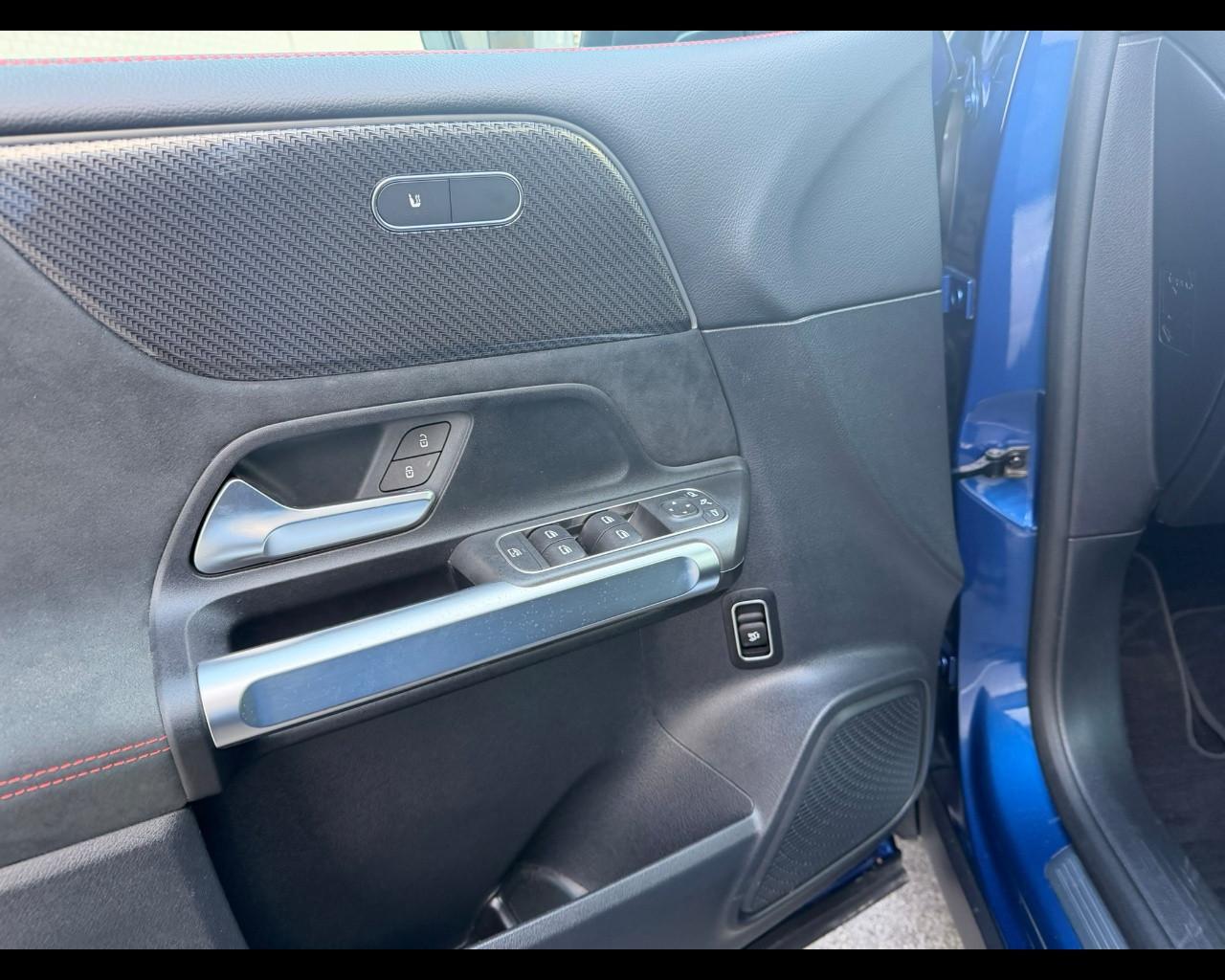 Mercedes-Benz GLB (X247) - GLB 200 d Automatic AMG Line Premium