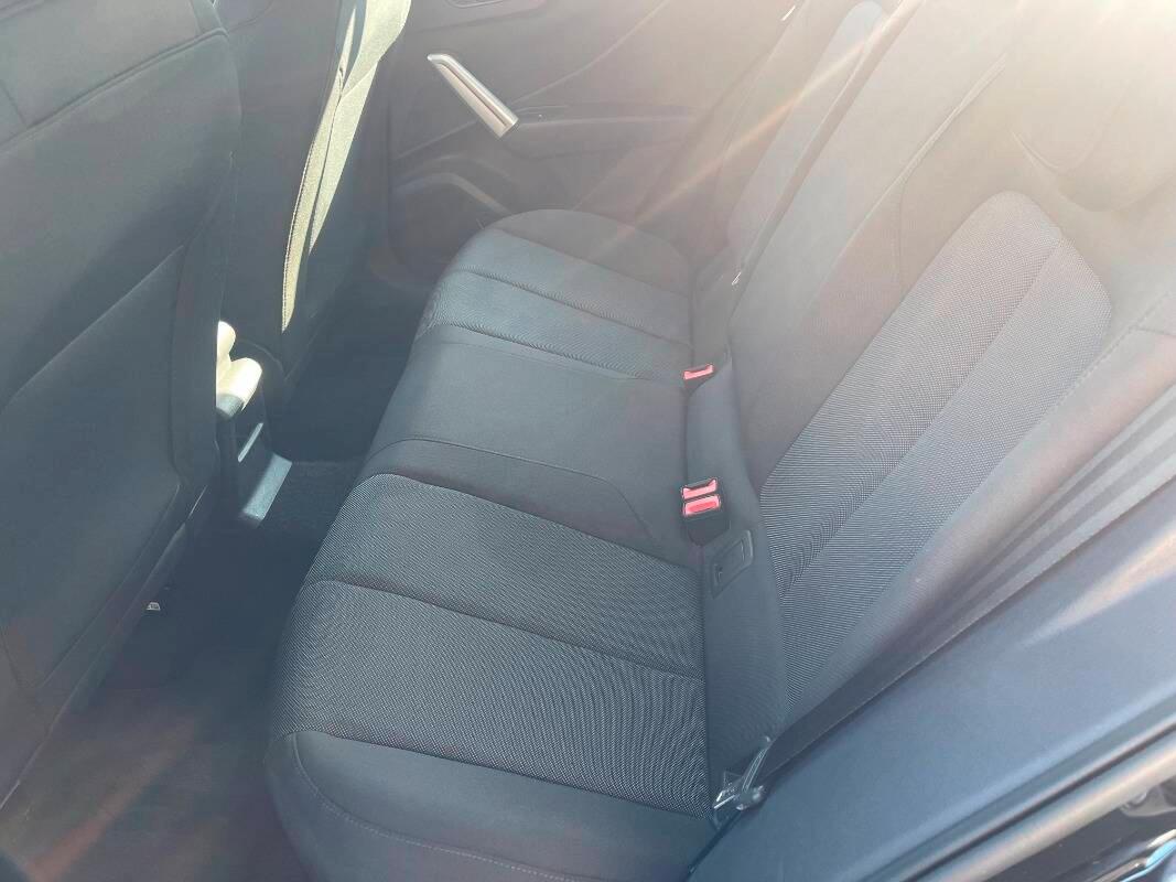 Audi Q2 30 2.0 tdi Business s-tronic LED PDC