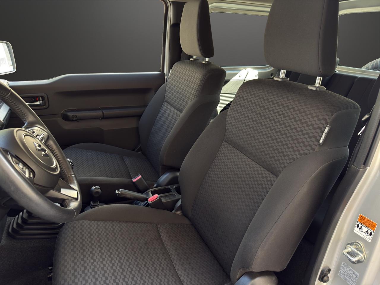 Suzuki Jimny 1.5 5MT Top