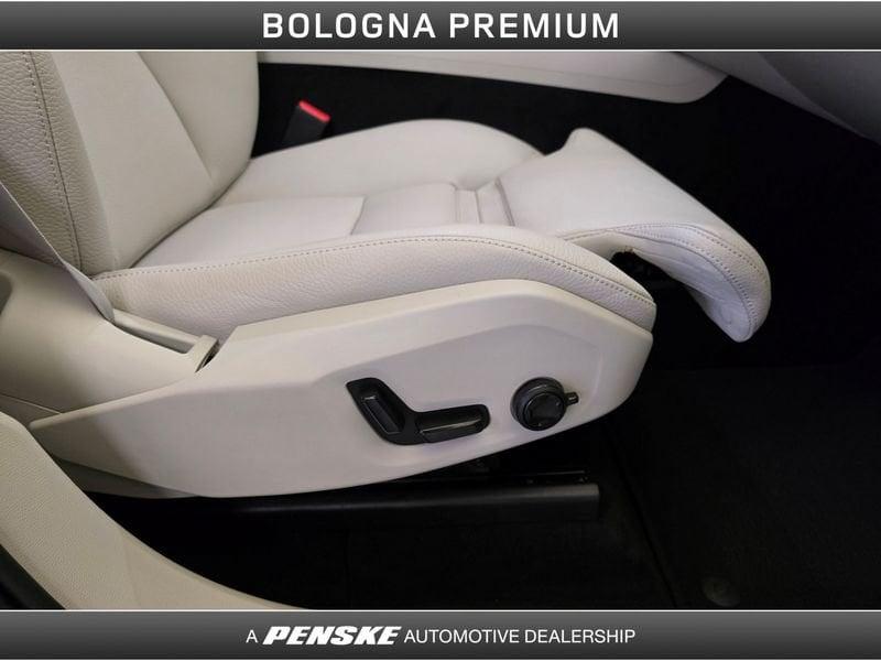 Volvo XC60 XC60 B4 (d) AWD automatico Plus Bright