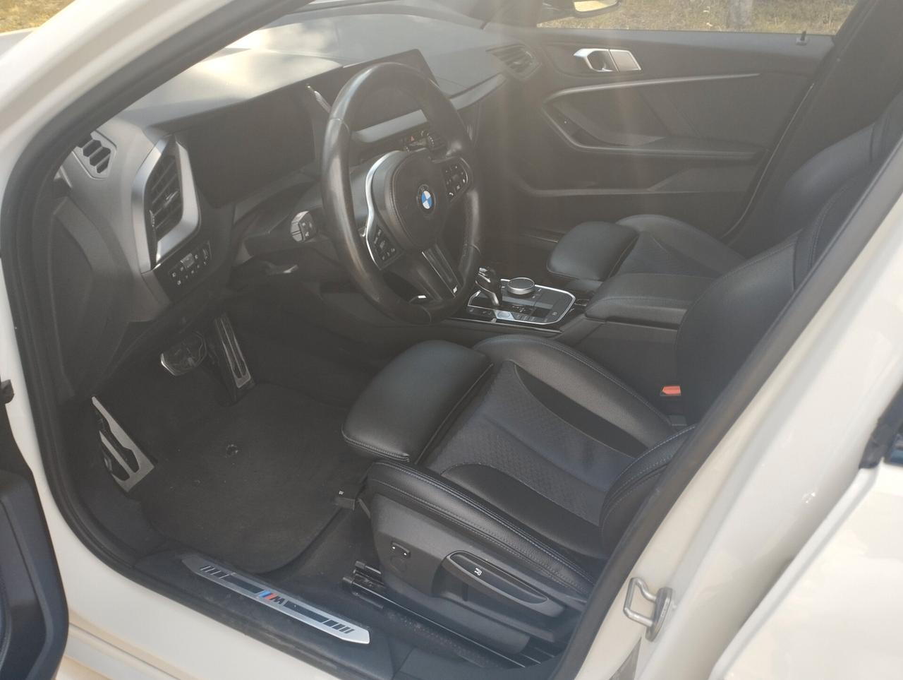 Bmw 116 116d 5p. Msport