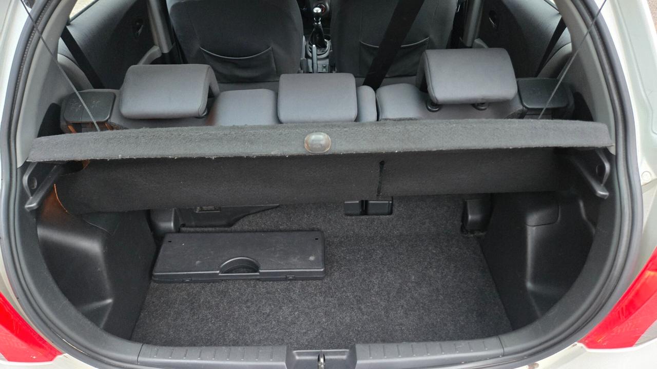 Toyota Yaris 1.3 5 porte Sol